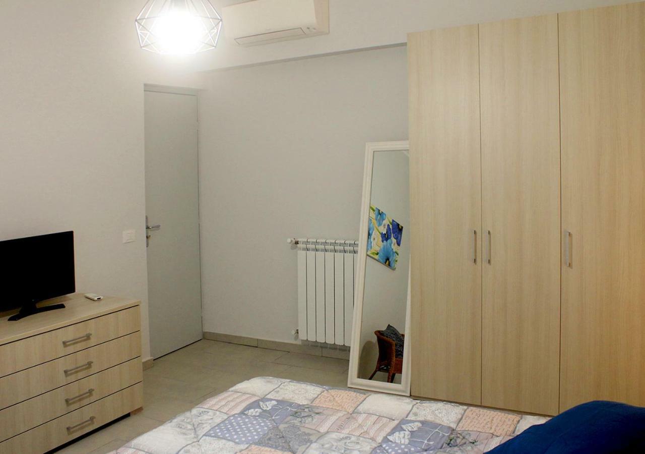 Sicilia Casa Vacanza Apartment คาตาเนีย ภายนอก รูปภาพ